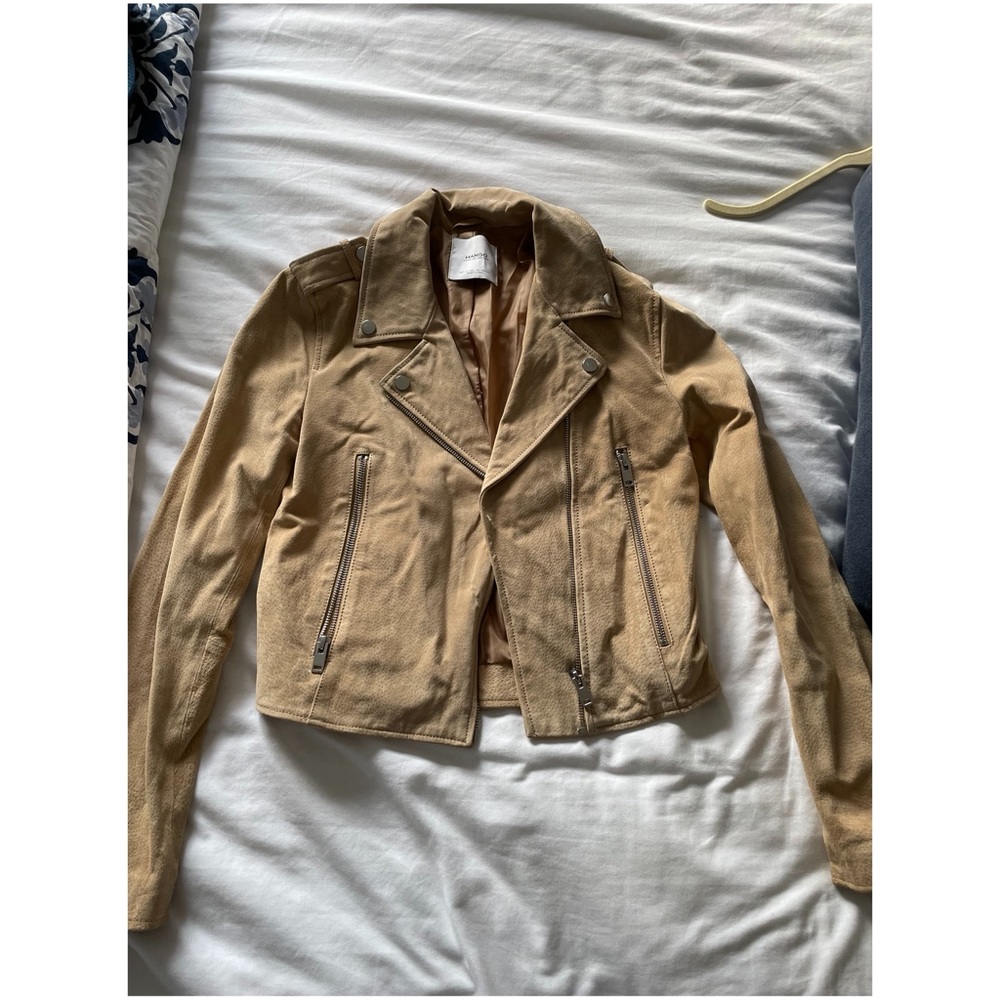 Mango suedes leather jacket 💛